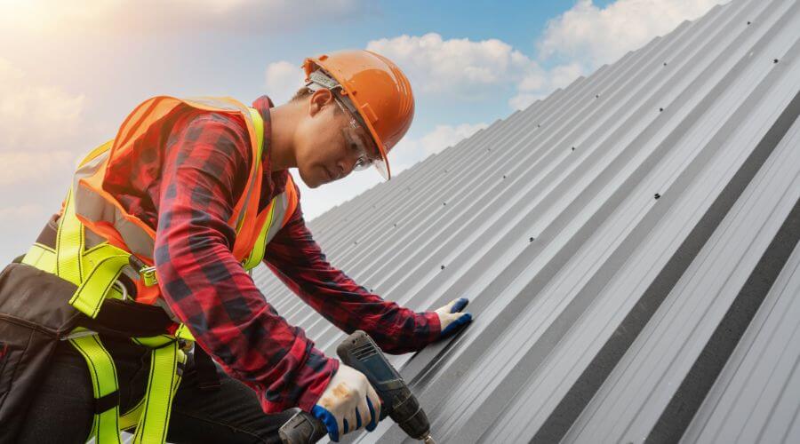 Professional gutter cleaning in Concord, NE